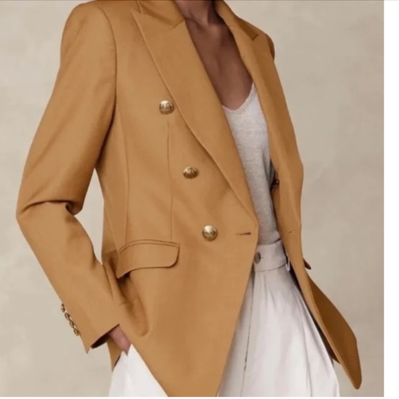 Elie Tahari Jackets & Blazers - Elie Tahari Camel Double Breasted Blazer, Gold Crest Buttons, Size 4